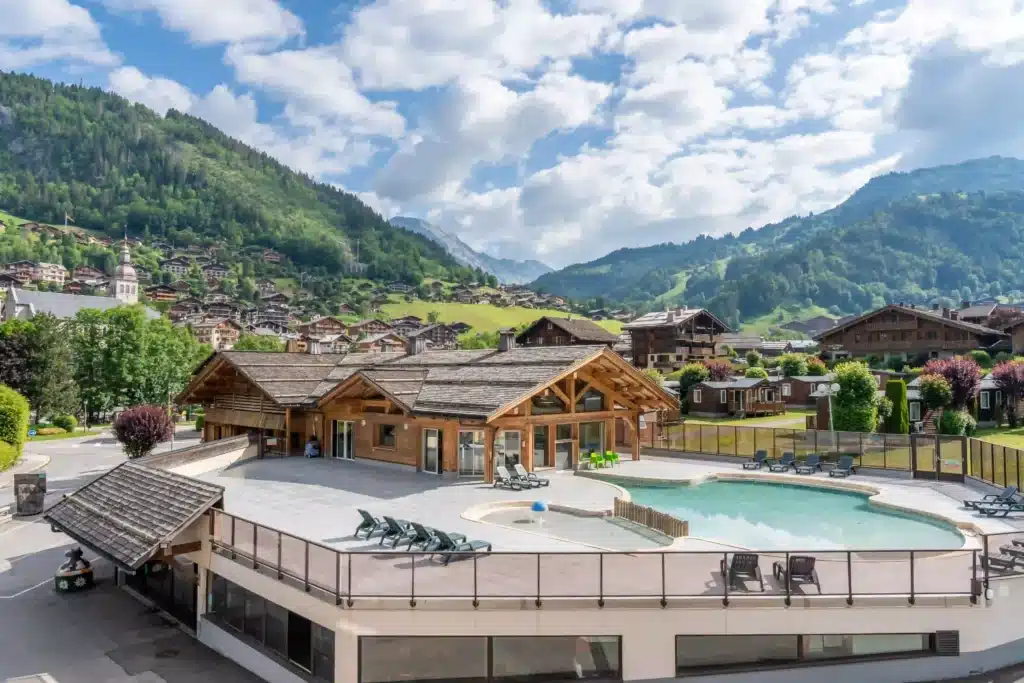 Camping avec piscine chauffée en Haute-Savoie.